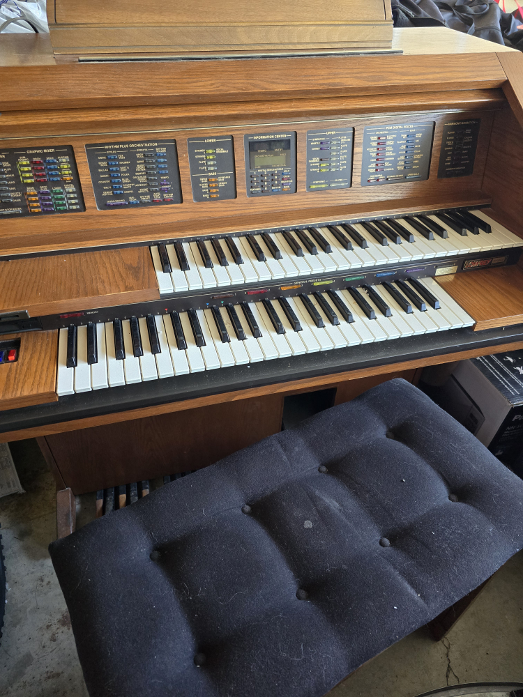 Lowrey Organ - photo 5