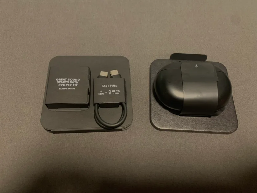 Beats Studio Buds image indicator(4)