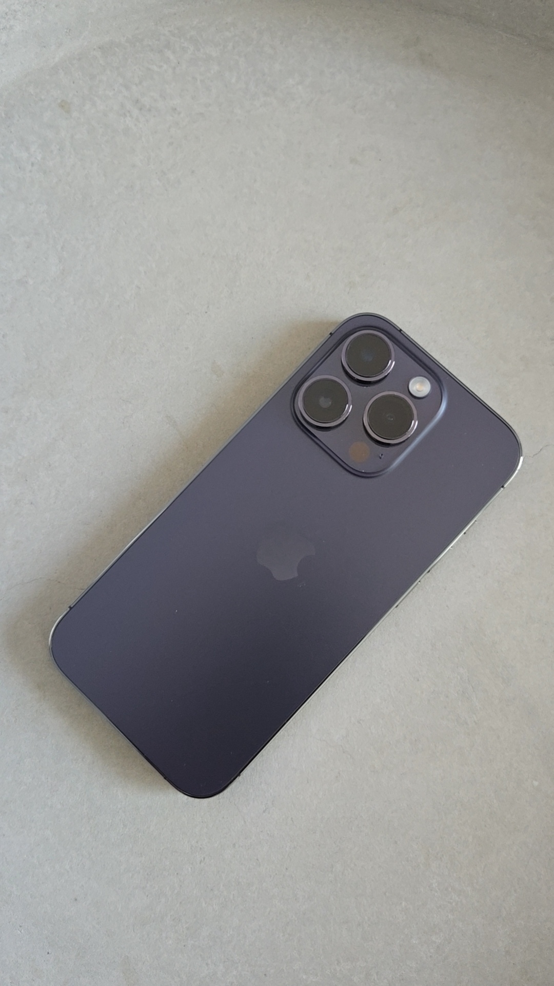 iPhone 14 Pro - photo 2