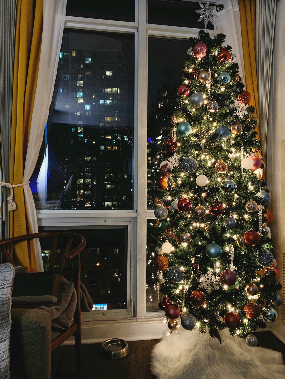 6.5 ft Slim Pencil Pine Christmas Tree - photo 2
