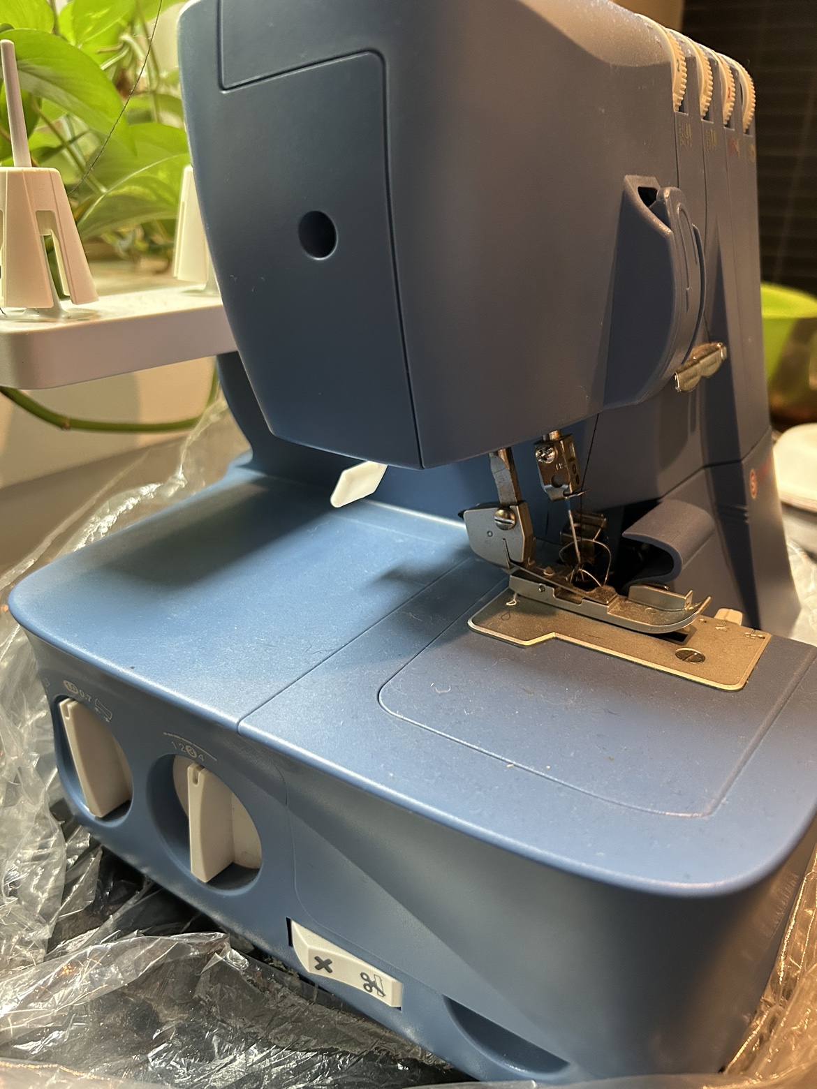 Singer Overlock/Serger Machine S0230 - photo 3