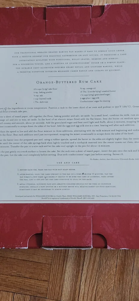 Williams-Sonoma Wreath Bundt Cake Pan image indicator(9)