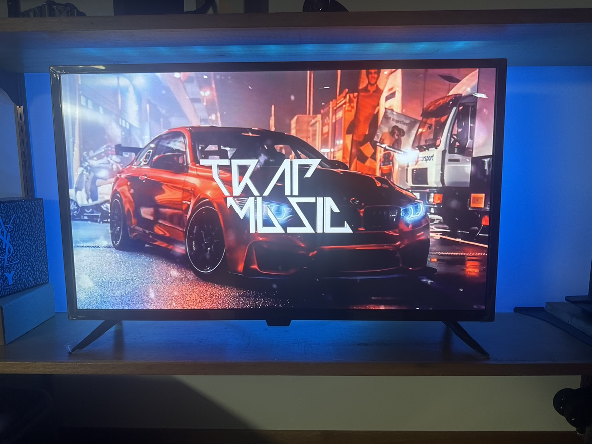 Insignia 32 Inch F20 Series LED HDTV - photo 2