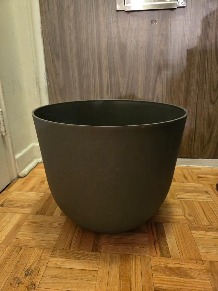 Large planting pot thumbnail