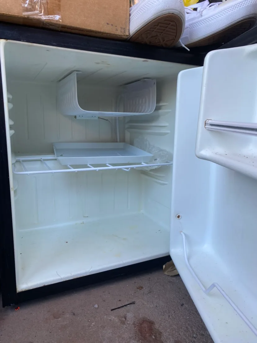 Igloo Mini Fridge image indicator(2)