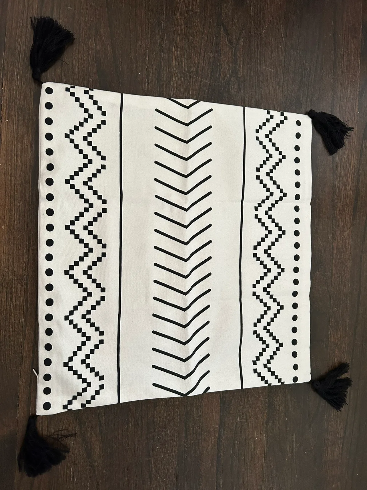 Set of 4 Pillow Cushion Covers - 45cm x 45cm image indicator(4)