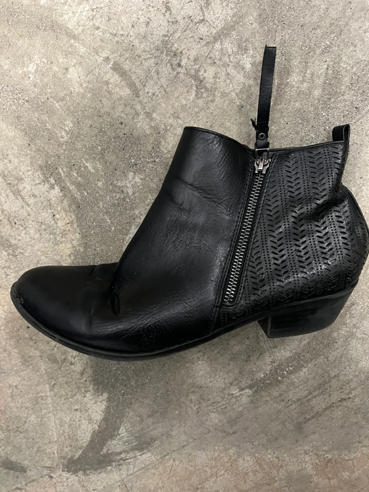 Women's Knee-High Boots image indicator(7)