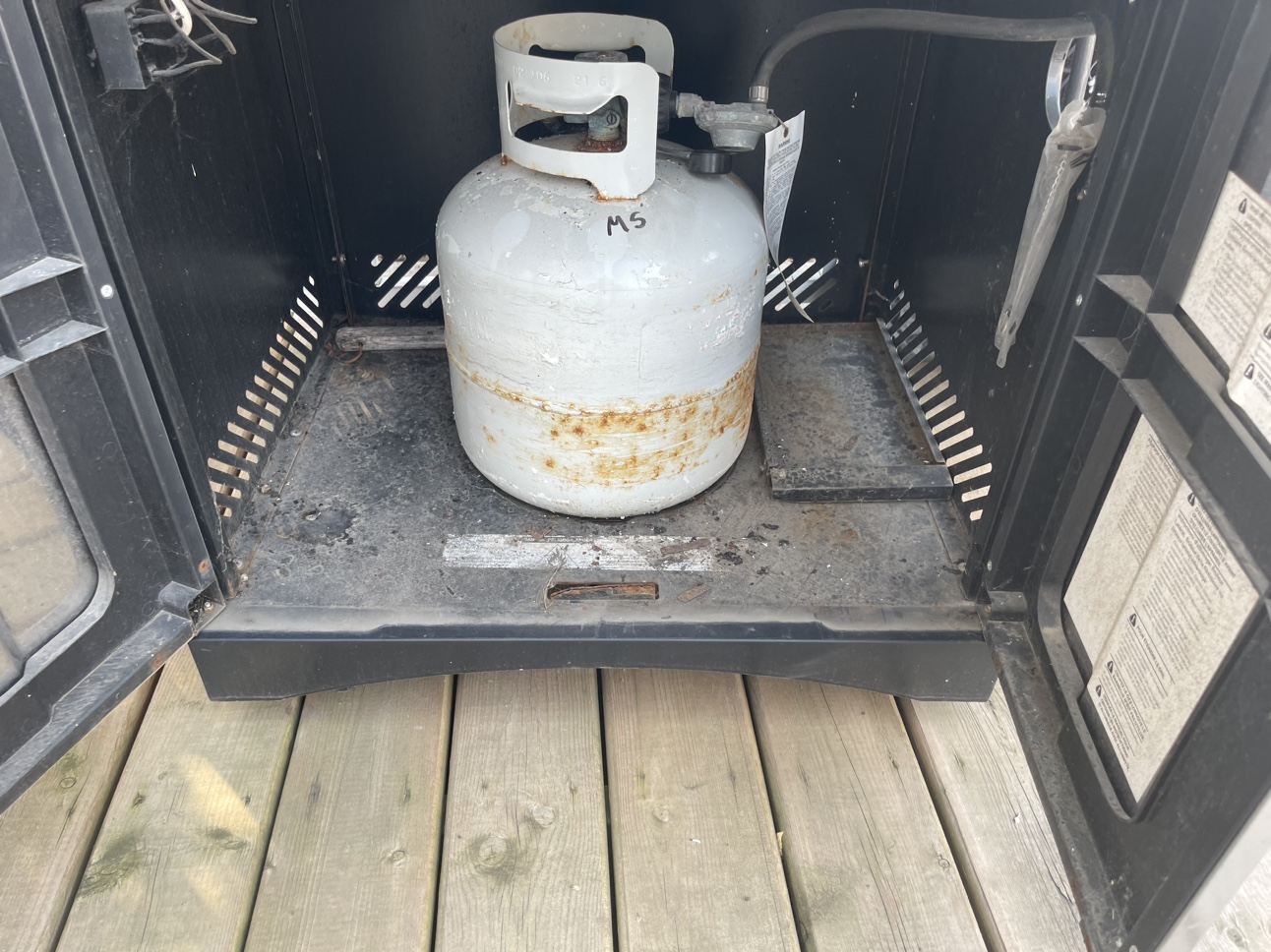 Cuisinart Propane BBQ - photo 3