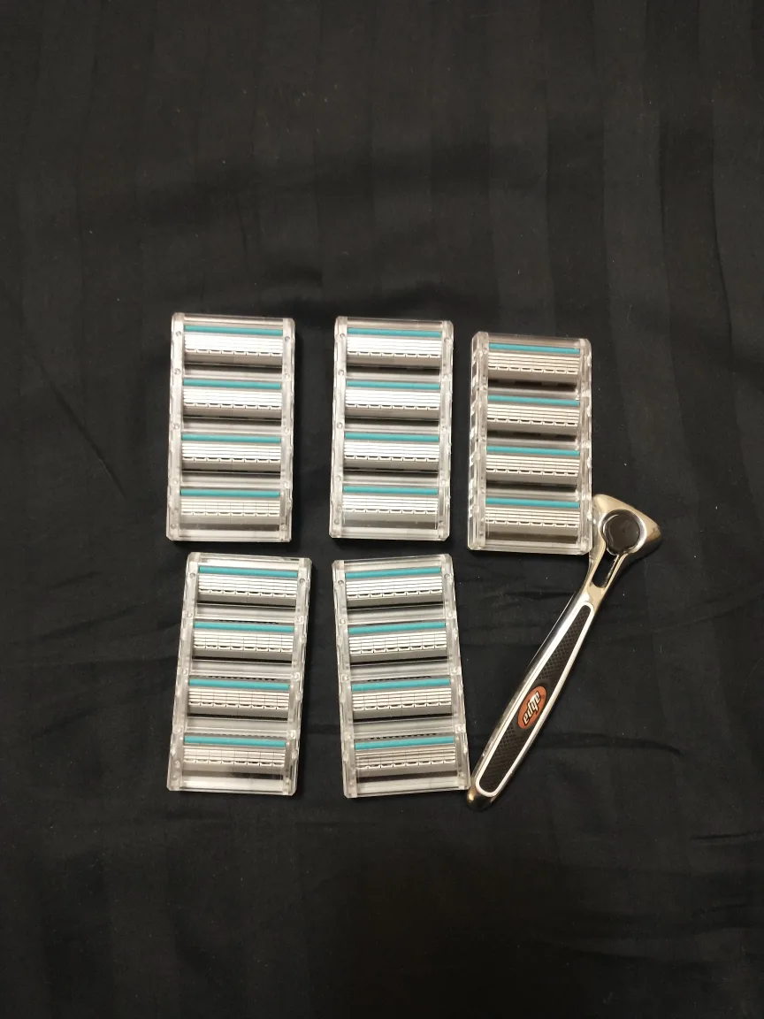 EDGE RAZOR WITH 20 NEW CARTRIDGES thumbnail