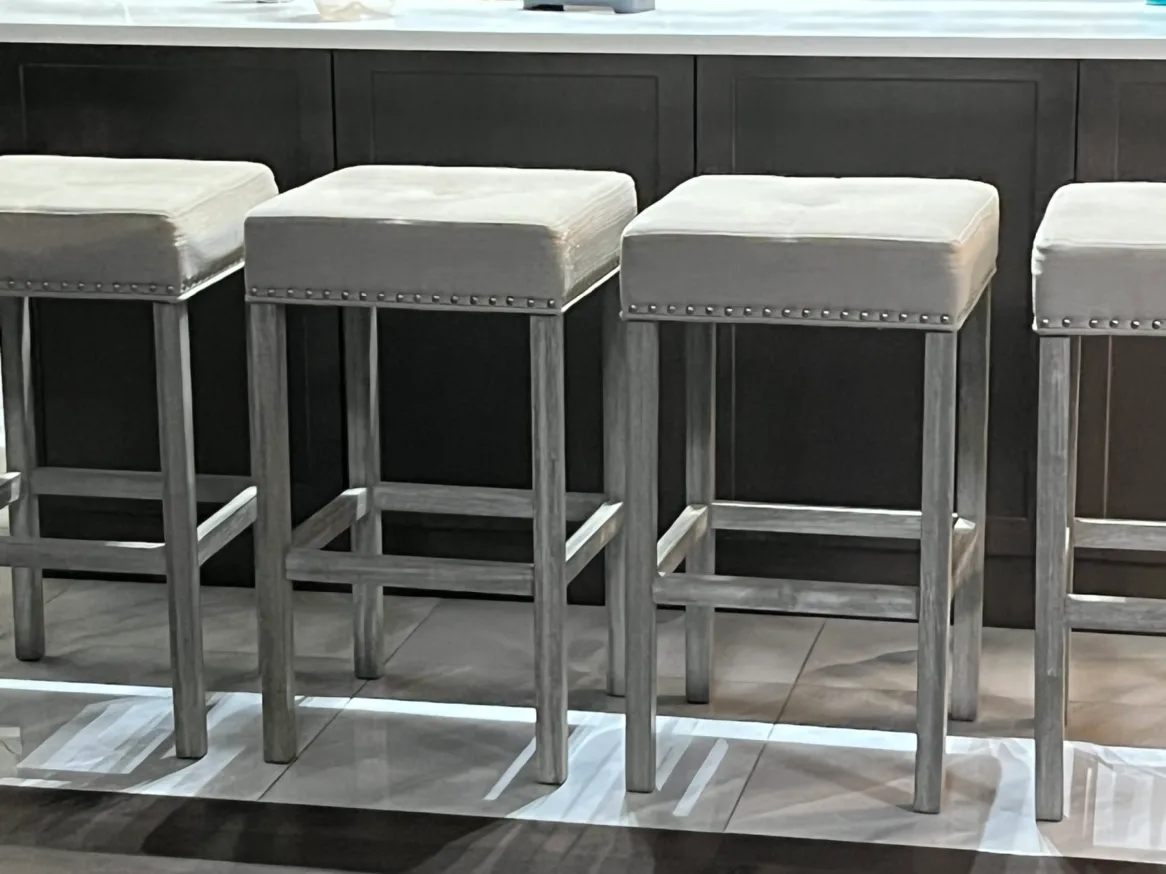 Set of 4 Bar Stools image indicator(3)