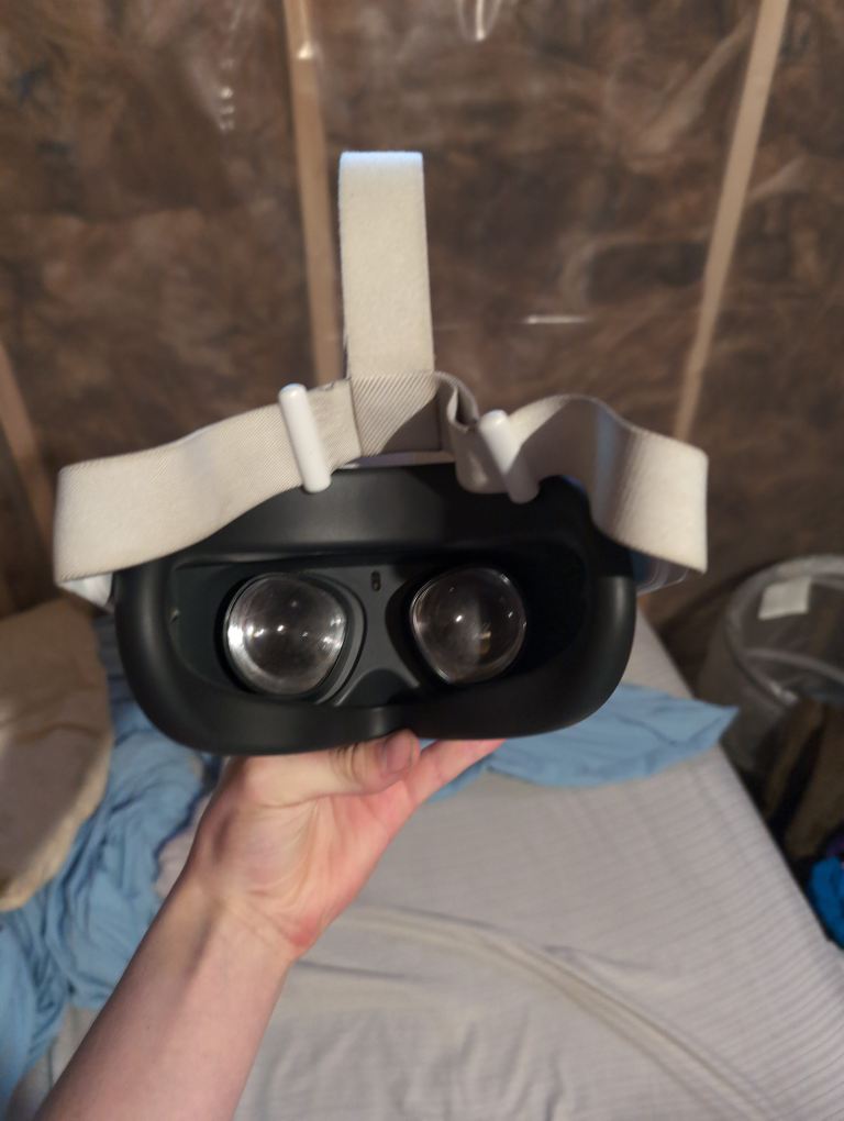 Meta Quest 2 VR Headset - photo 4