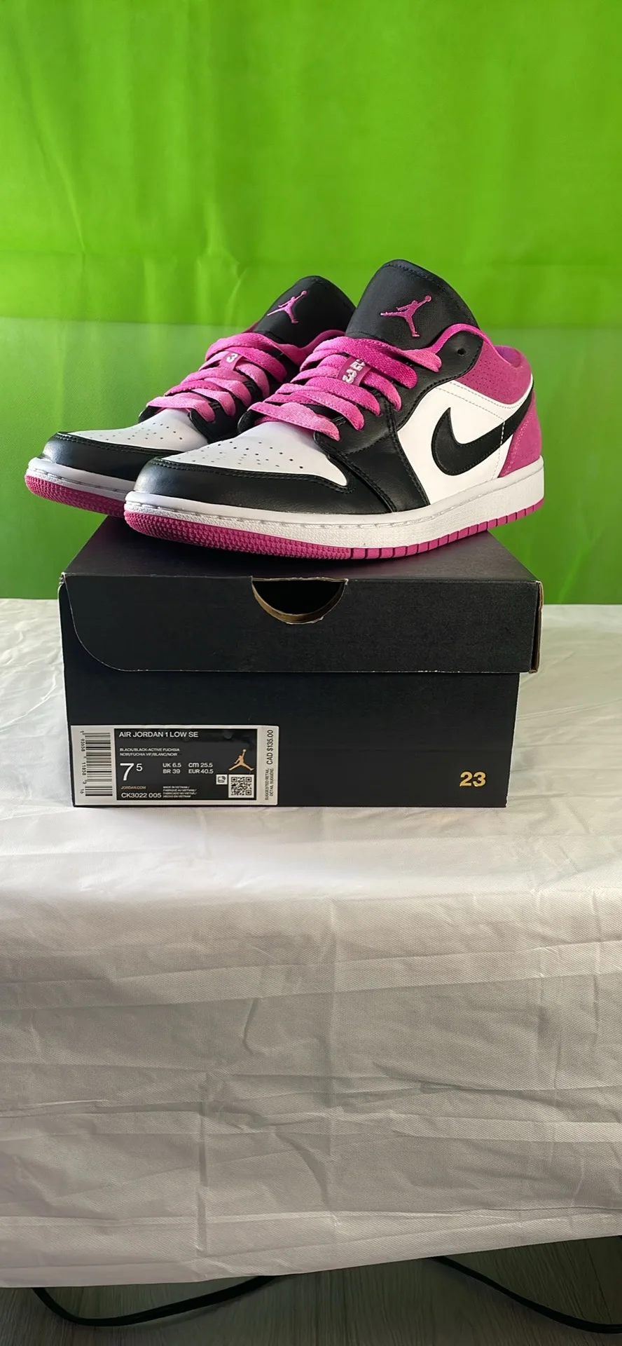 Air Jordan 1 Low SE size 7.5 men’s thumbnail