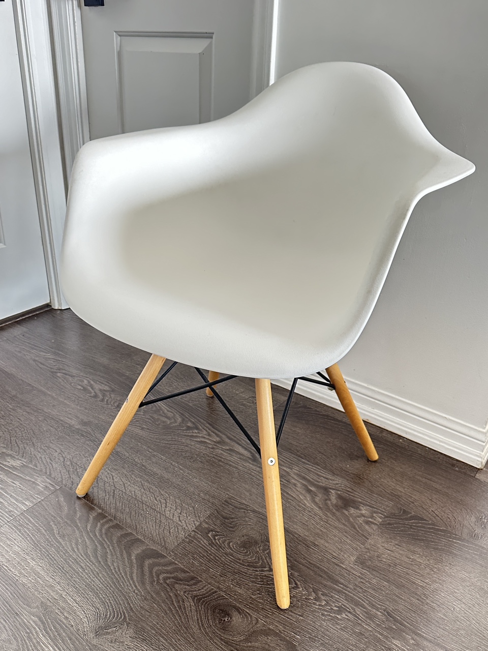 White Eames Replica Armchair - photo 2