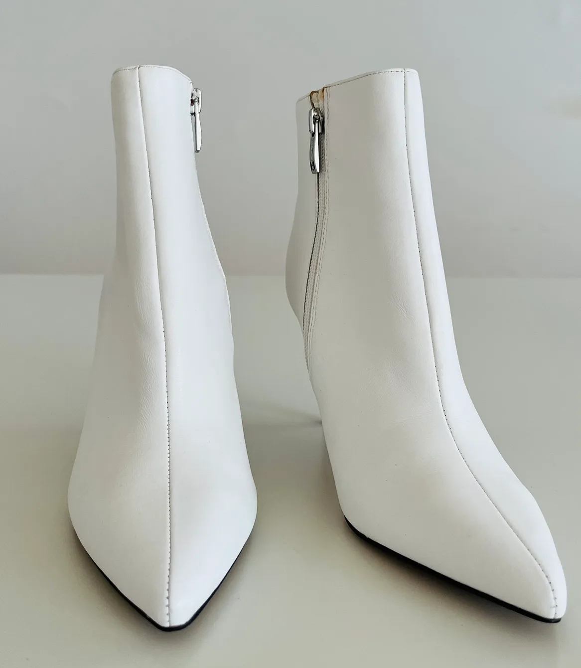 Steve Madden Logic White Leather Ankle Boots. Size 6. New image indicator(3)
