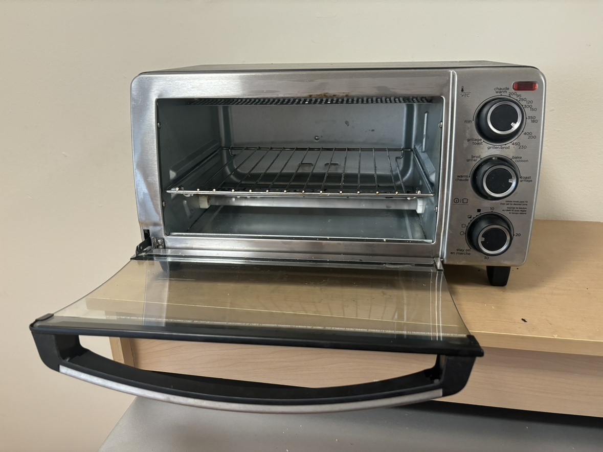 Black Decker Toaster Oven - photo 2