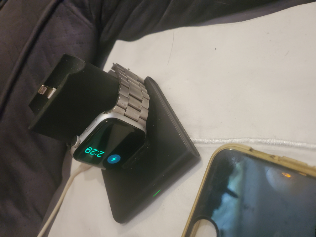 Apple Watch Series 4 - photo 3