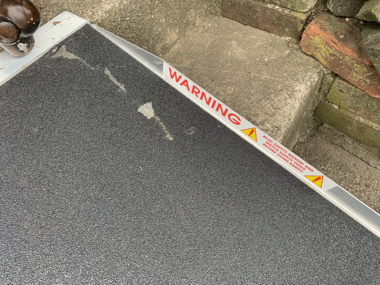 Praire View 5’ long 30” wheelchair ramp folding handle 800 lb - photo 3