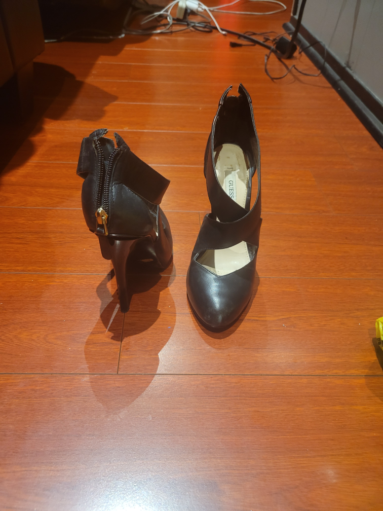 Guess Women's Black Heels - photo 2