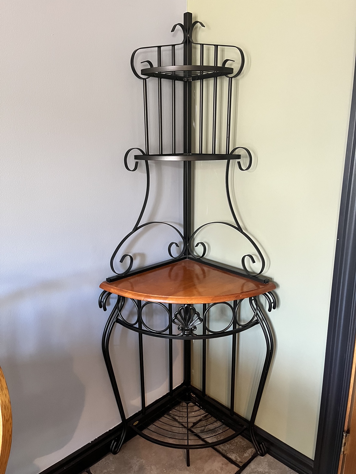Corner Shelf Unit