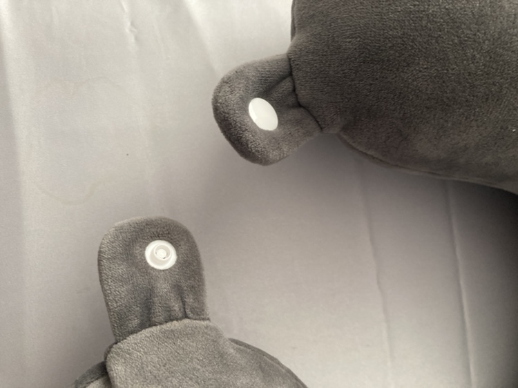 2 Travel Pillows - photo 2