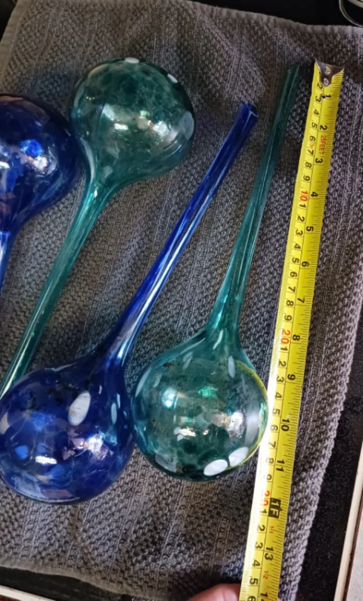 Set of 4 Glass Watering Bulbs holds 300ml per image indicator(5)