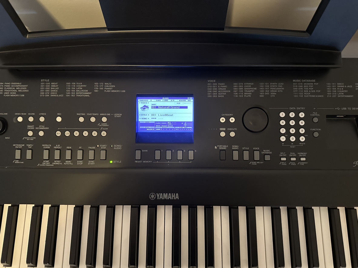 Yamaha DGX-650 Digital Piano - photo 3