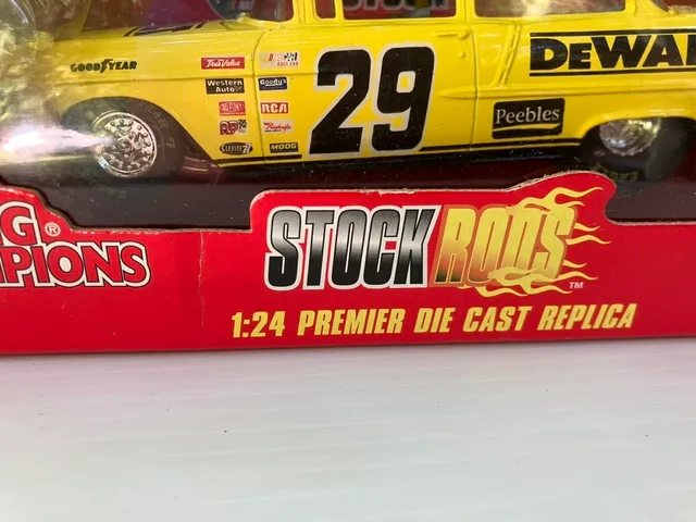1955 Chevy Bel Air #29 Stock Cars Racing Champions Die Cast image indicator(3)