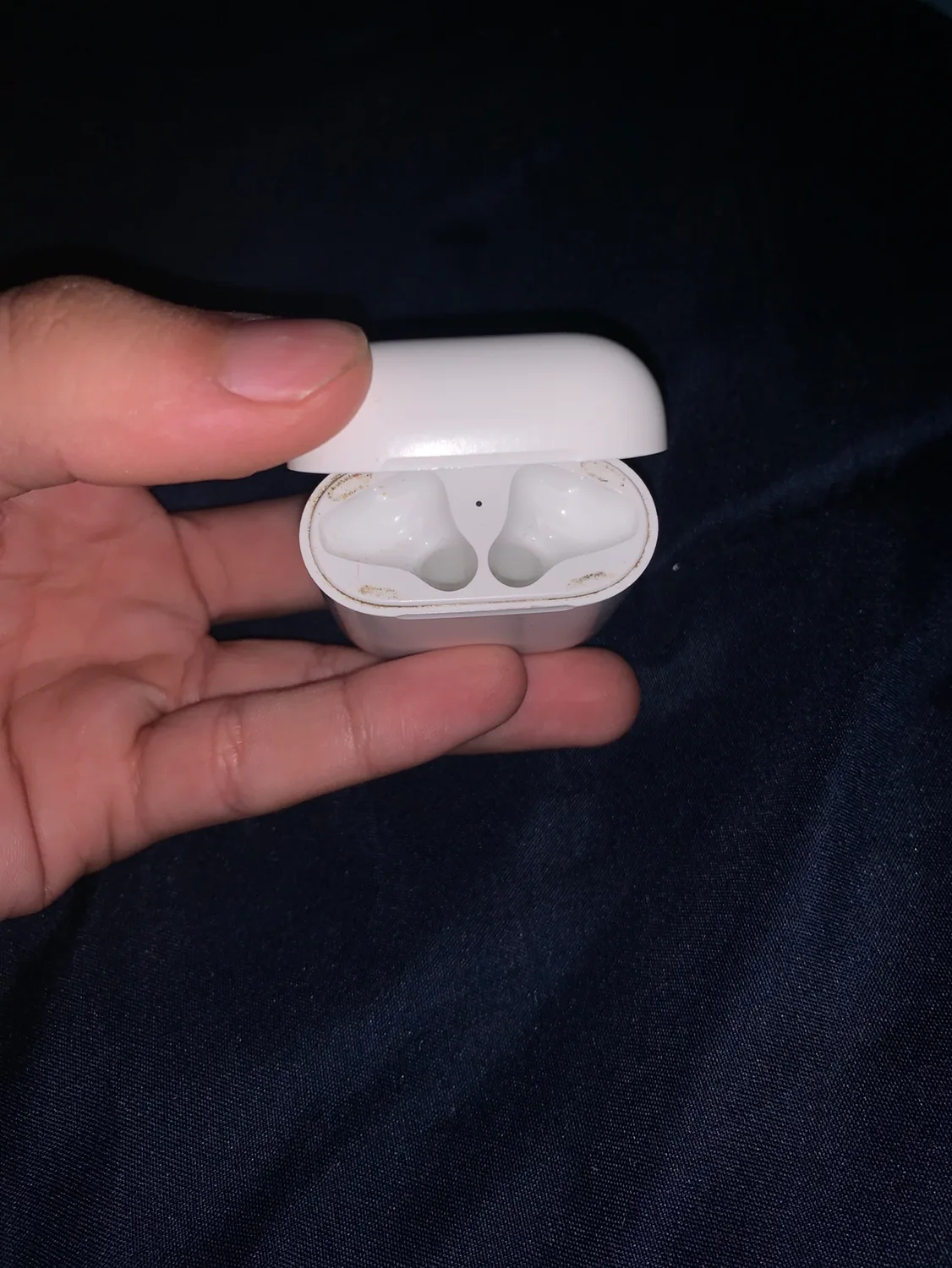 Apple Airpods (2nd Generation) case image indicator(2)