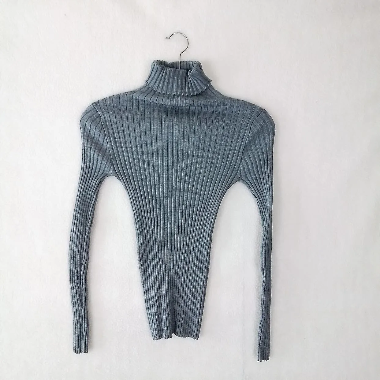 Forever 21 Turtleneck Sweater image indicator(2)