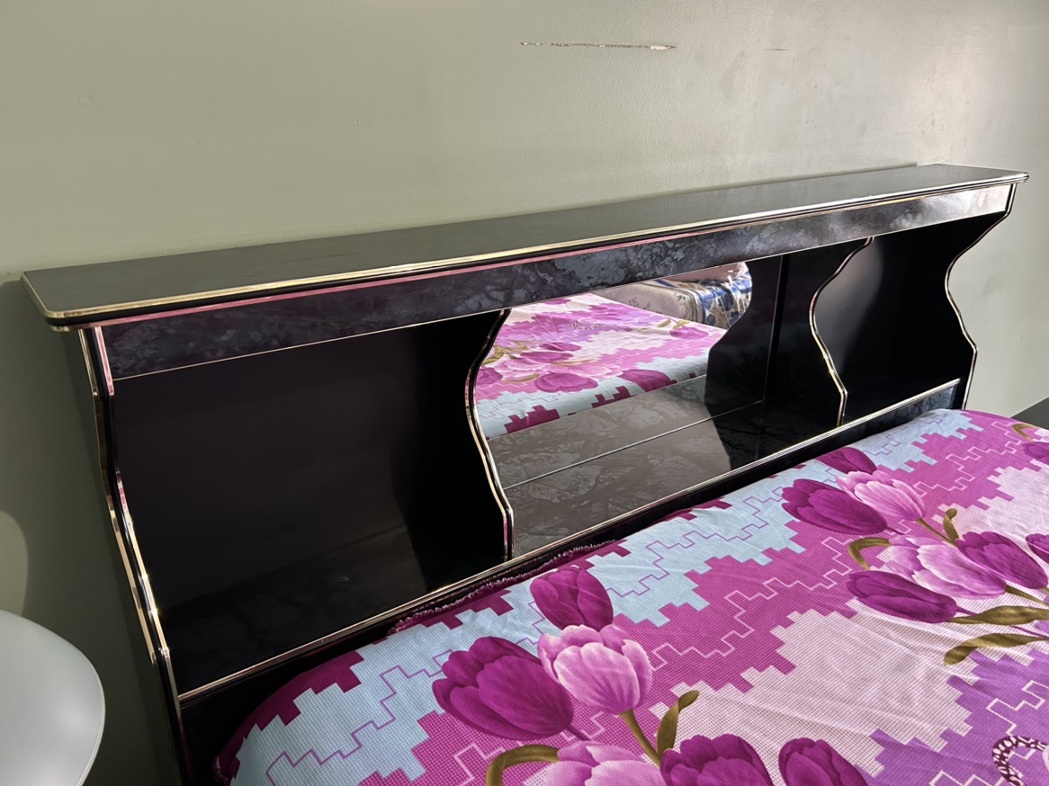 Black Bedroom Set Queen with Golden Trim - photo 5