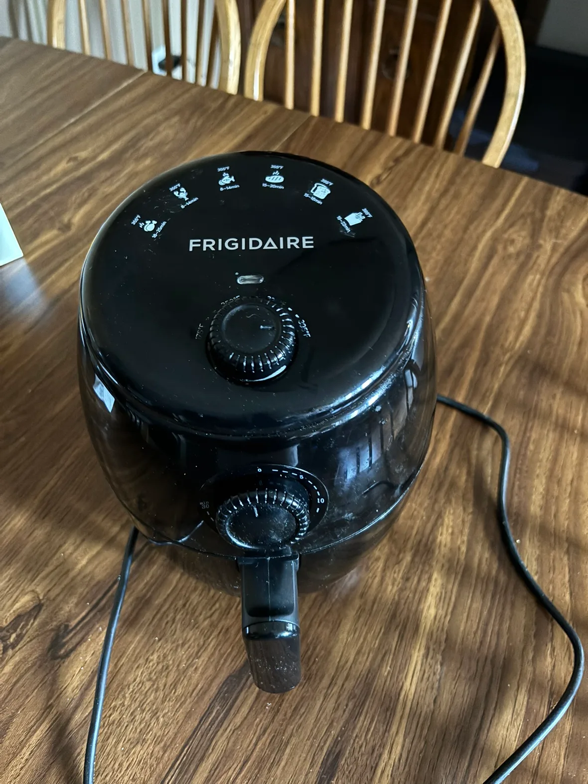 Frigidaire Air Fryer thumbnail