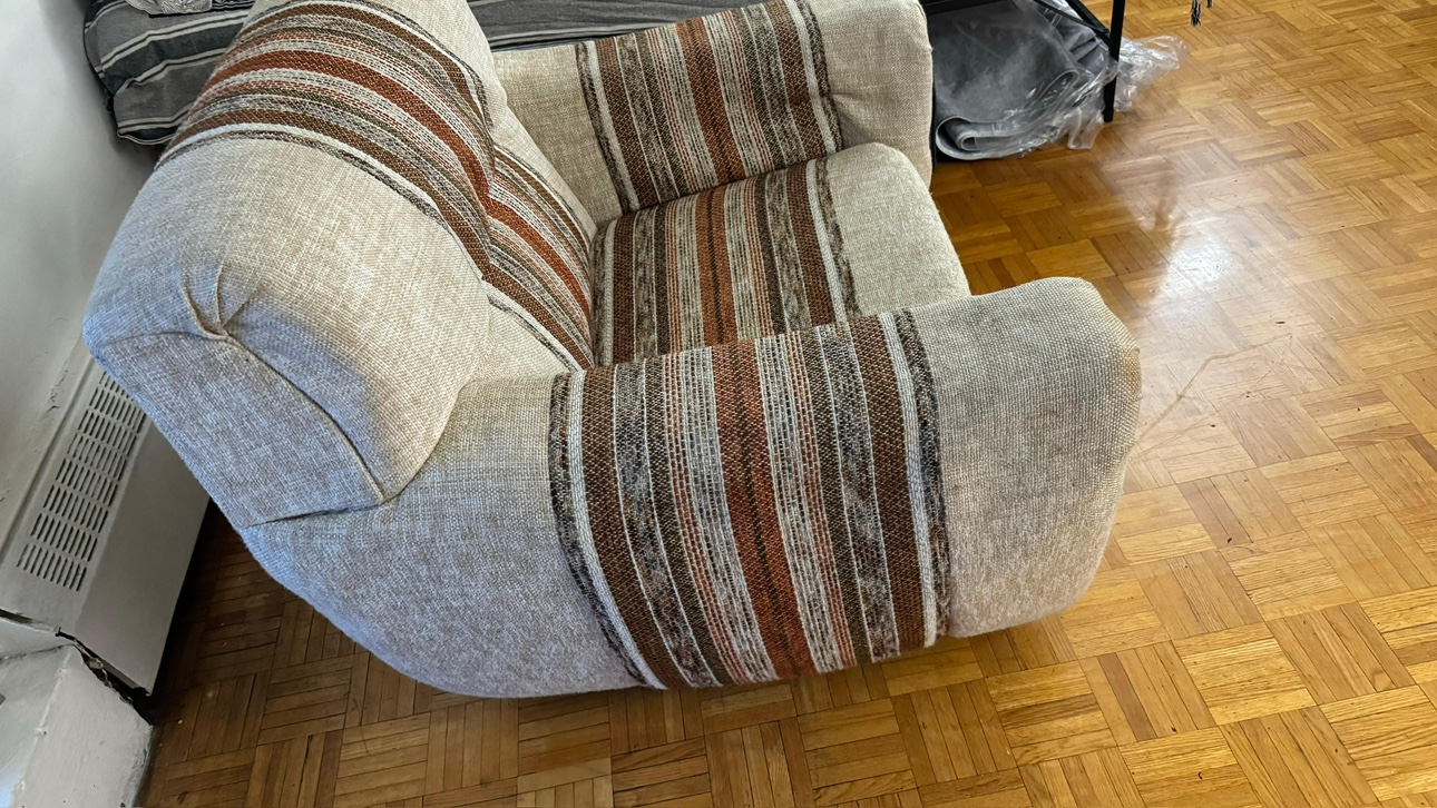 Armchair with striped upholstery - photo 2