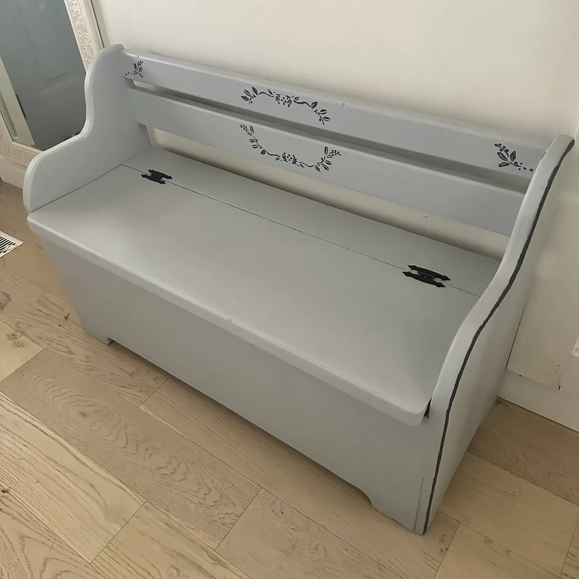 Solid wood Entryway / hallway bench with storage - bench seete image indicator(3)