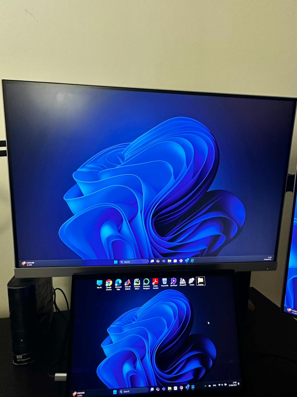 Two HP Monitors, Keyboard, and Dual Monitor Mount - photo 3
