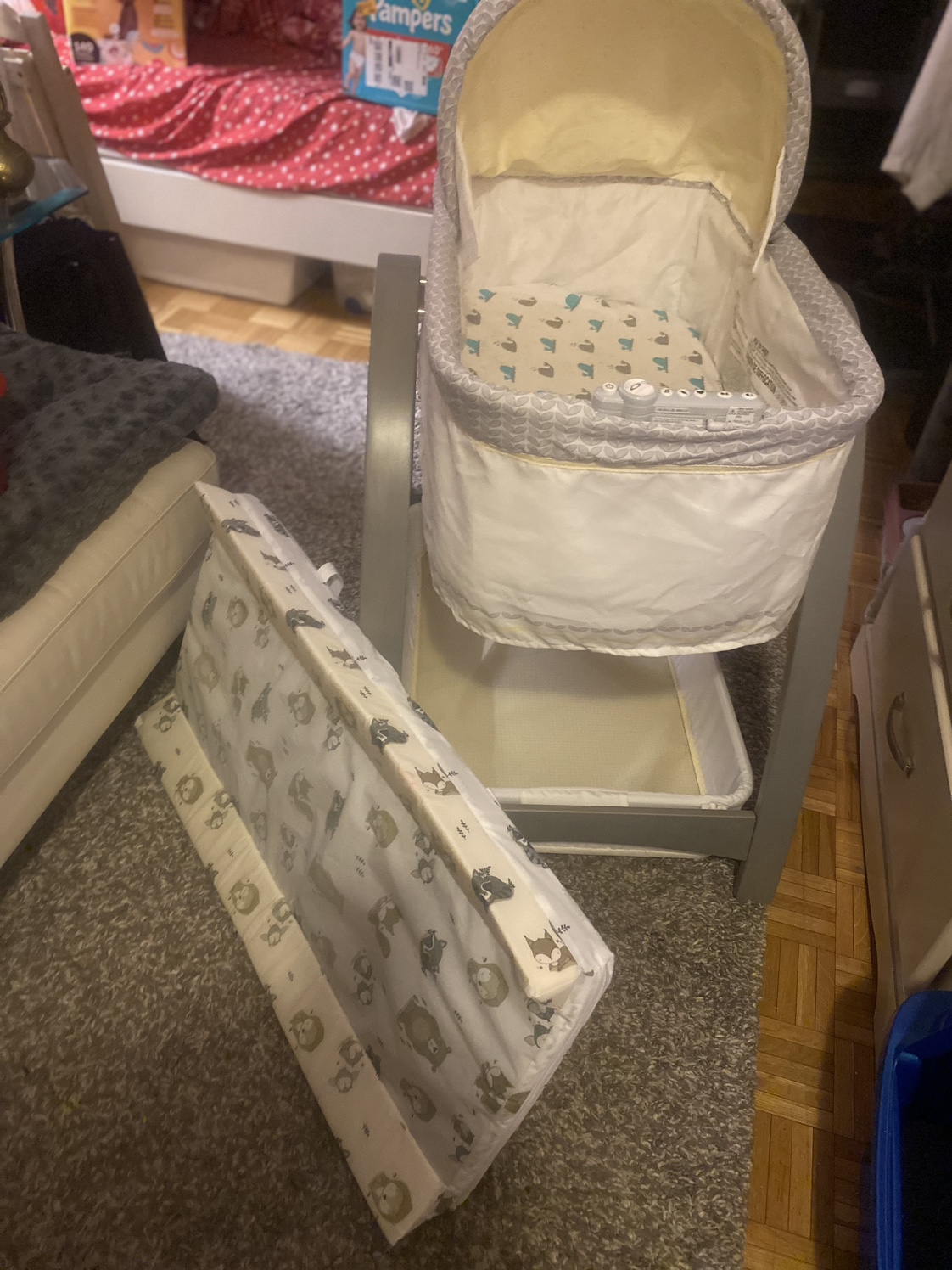 Baby Bassinet with Canopy - photo 5