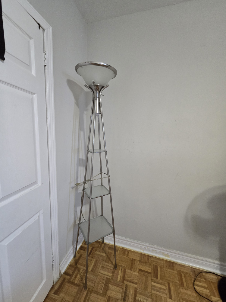 Floor lamp with shelves - photo 2
