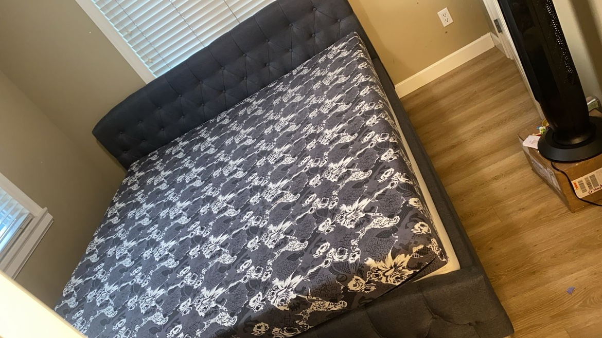 King size Upholstered Bed Frame - photo 2