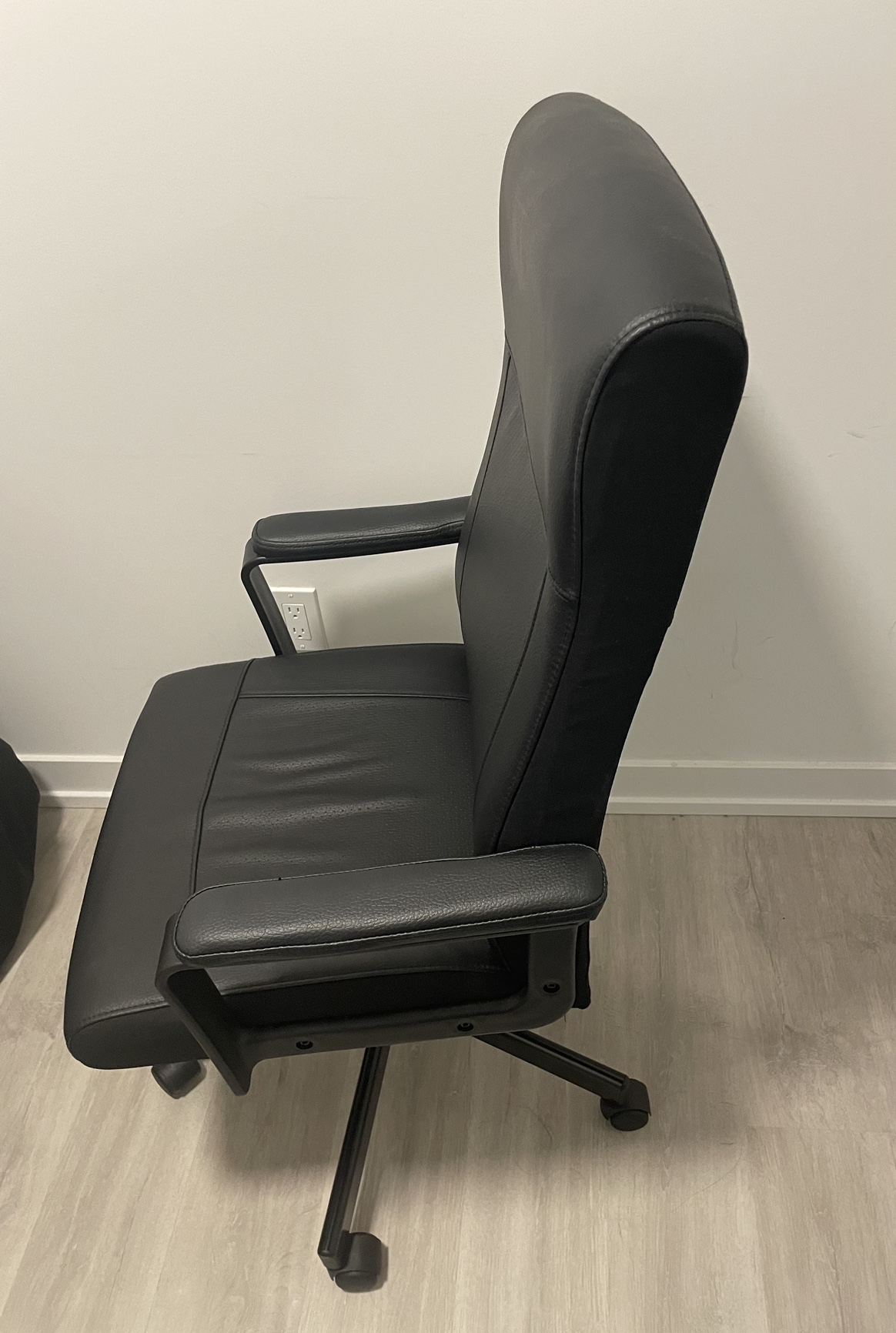 Office Chair - photo 2