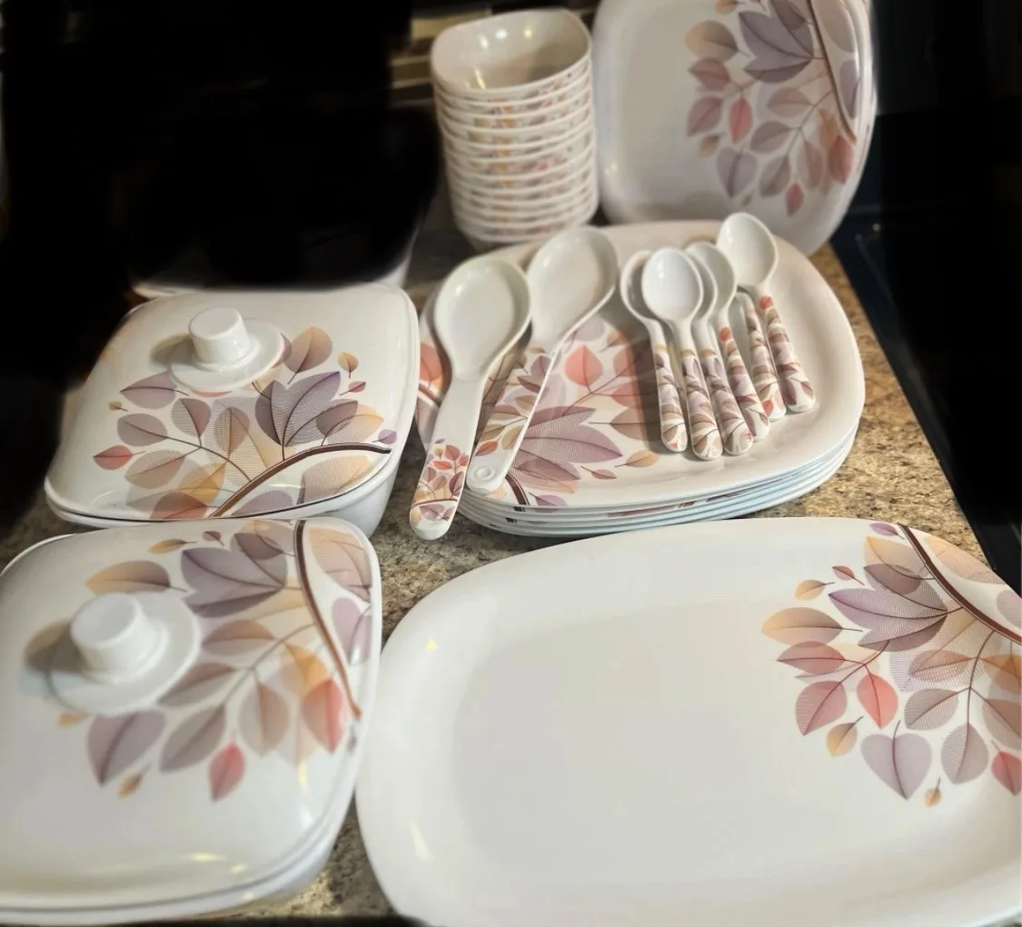 Dinnerware Set. Plz read description ✨ thumbnail