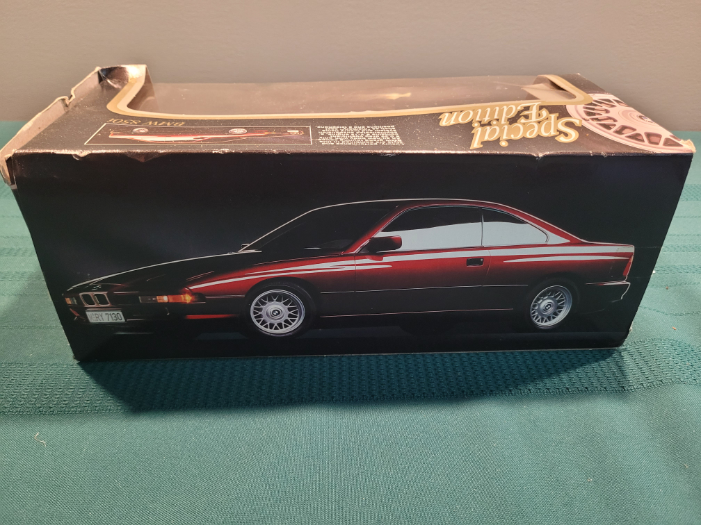 Intex 1:18 Scale Die-Cast Model BMW 850i - photo 3