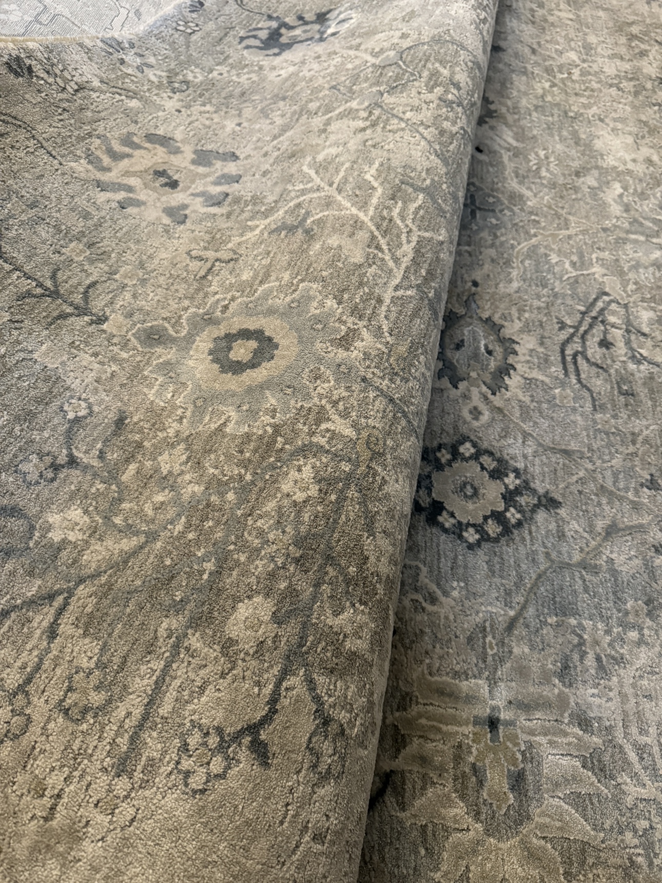 Large Grey Area Carpet - photo 3