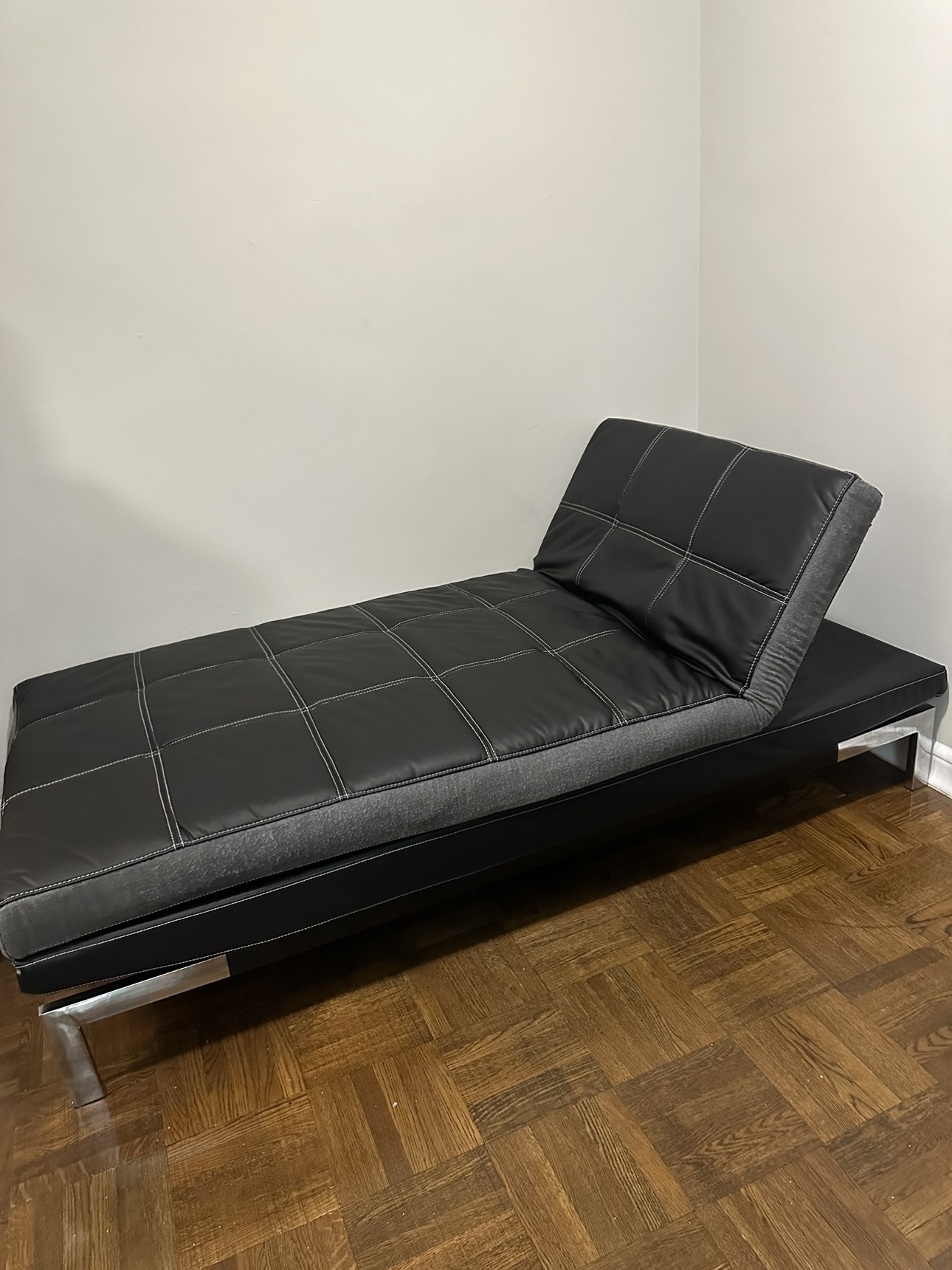 Black Bed/Chaise Lounge - photo 3