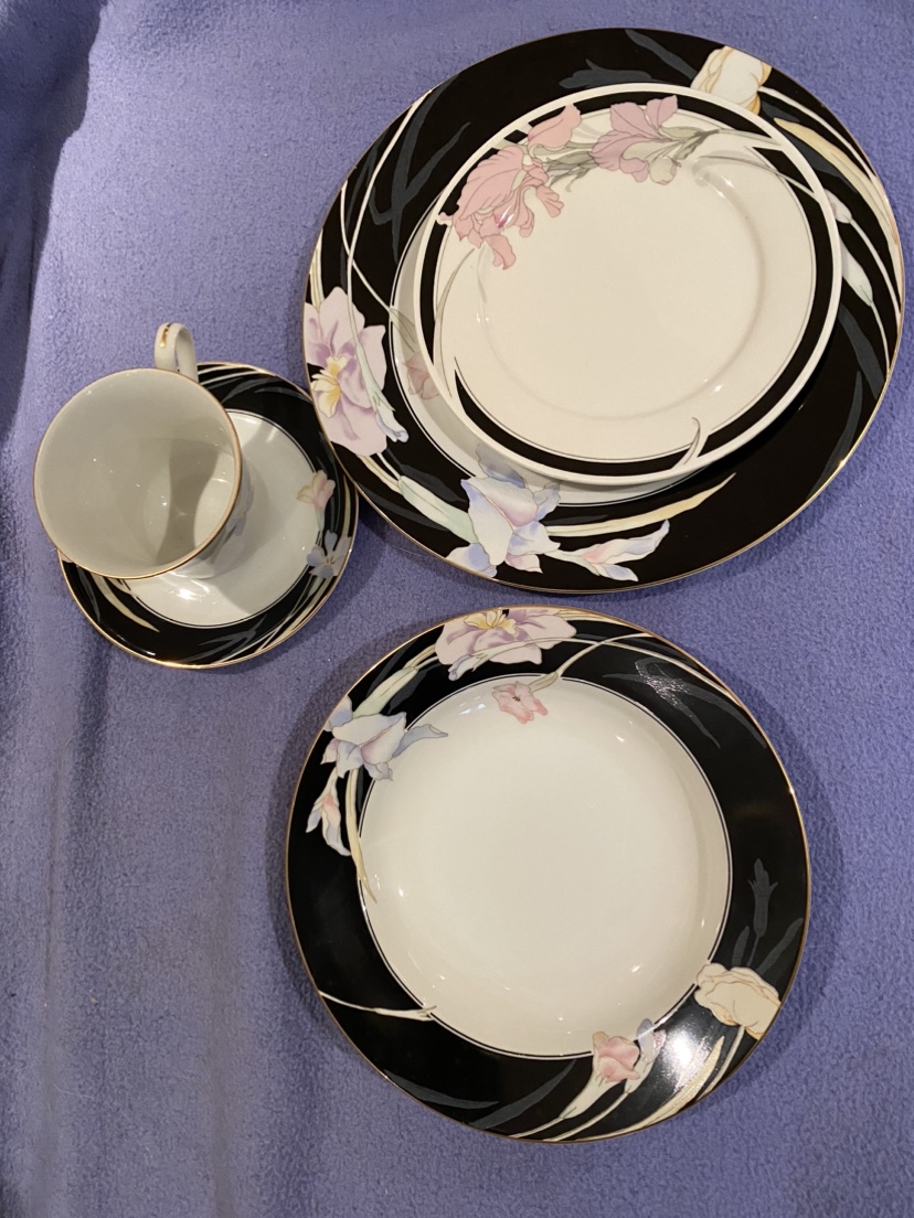 Floral Dinnerware Set Mikasa  china  setting for 8 - photo 2