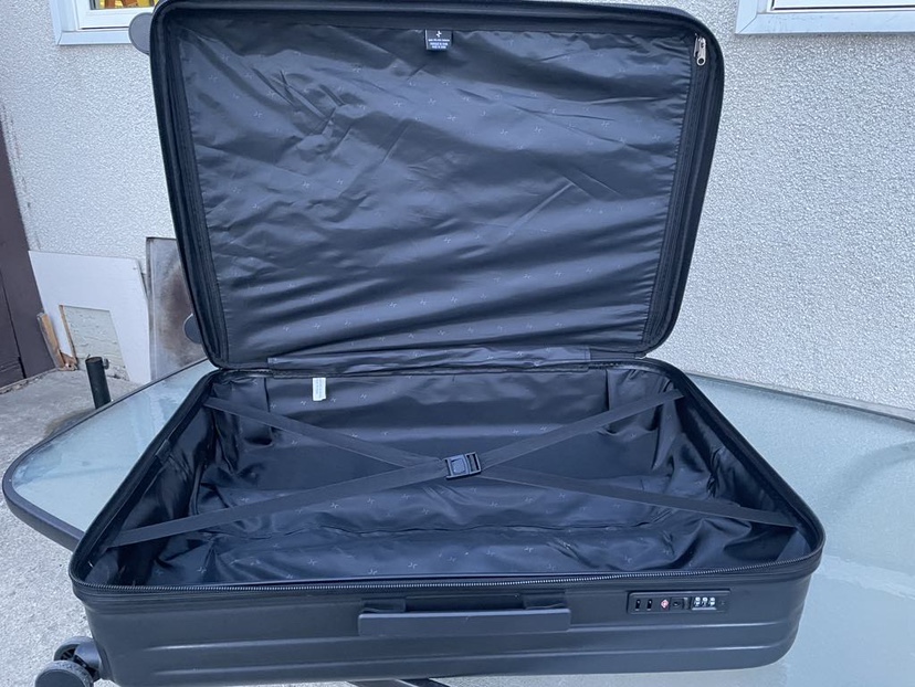 Large Black Suitcase with Wheels - photo 5