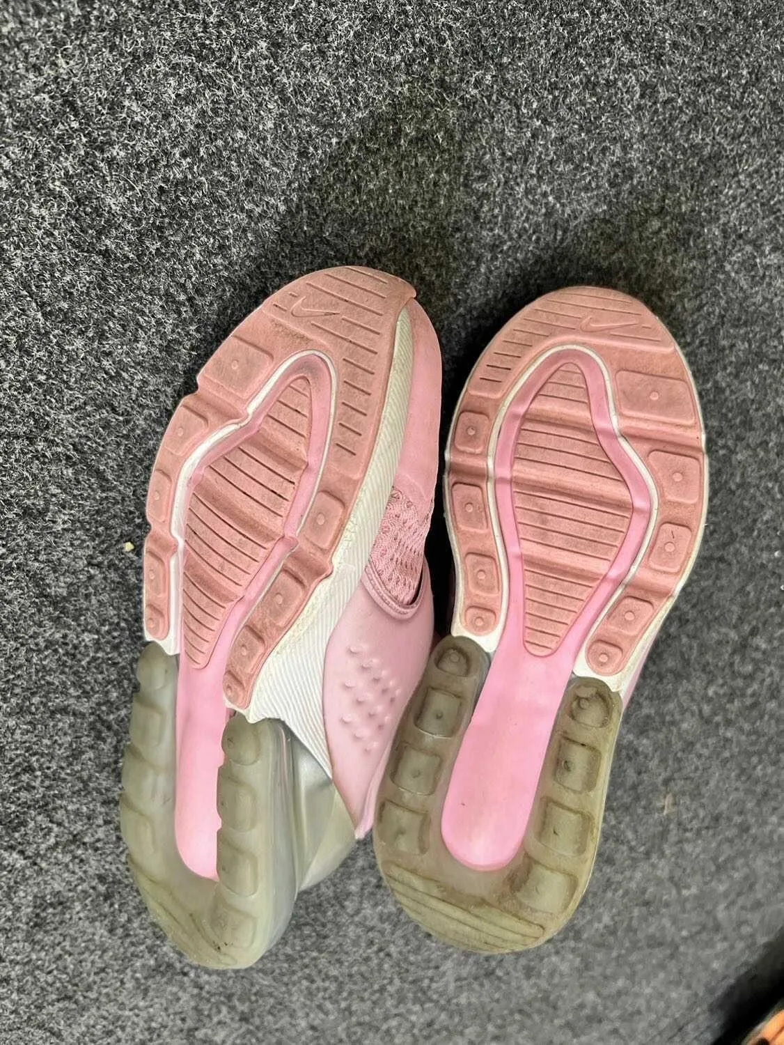 Nike Air Max 270 Pink image indicator(4)