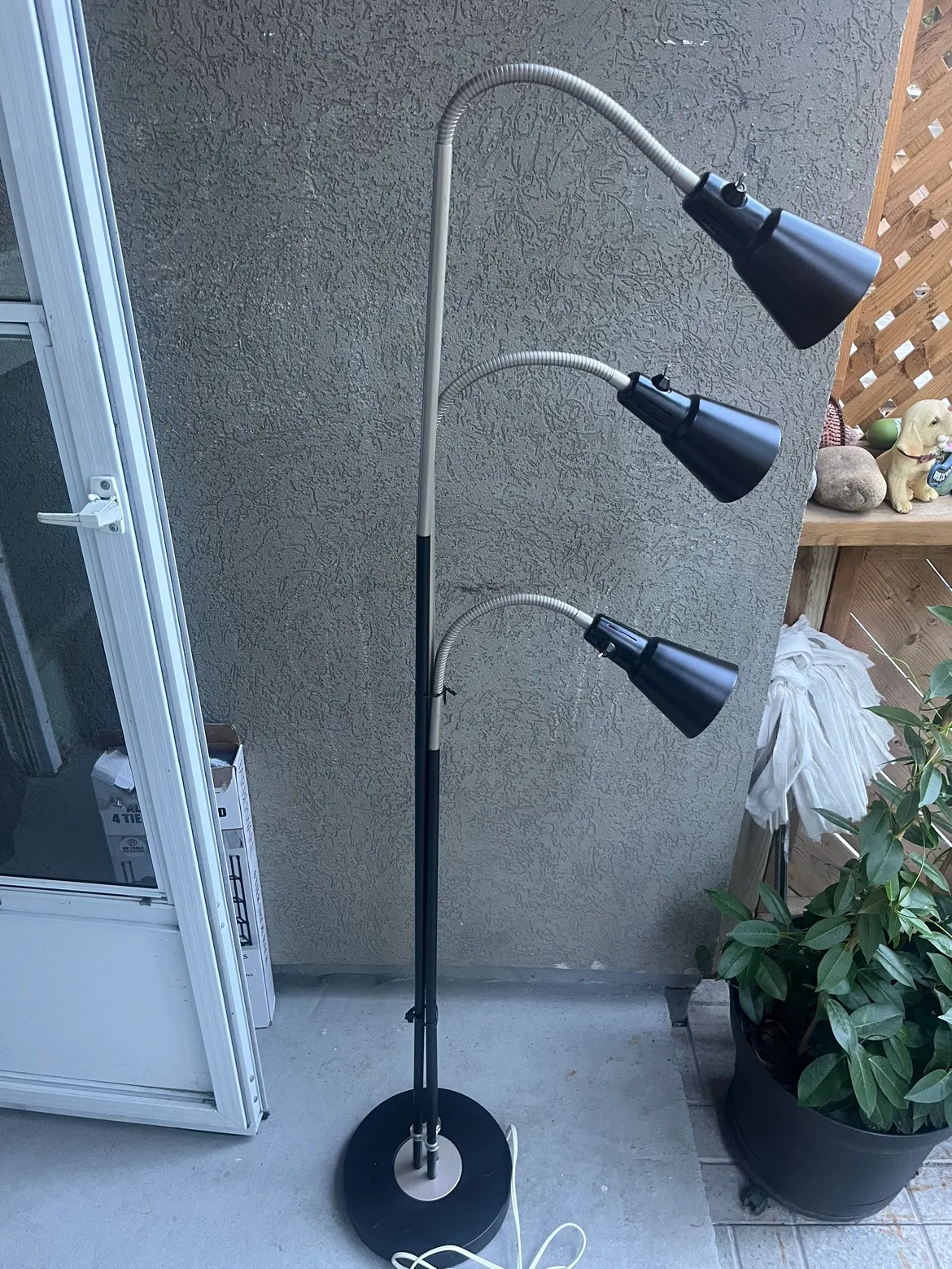 IKEA Three-Light Floor Lamp image indicator(2)