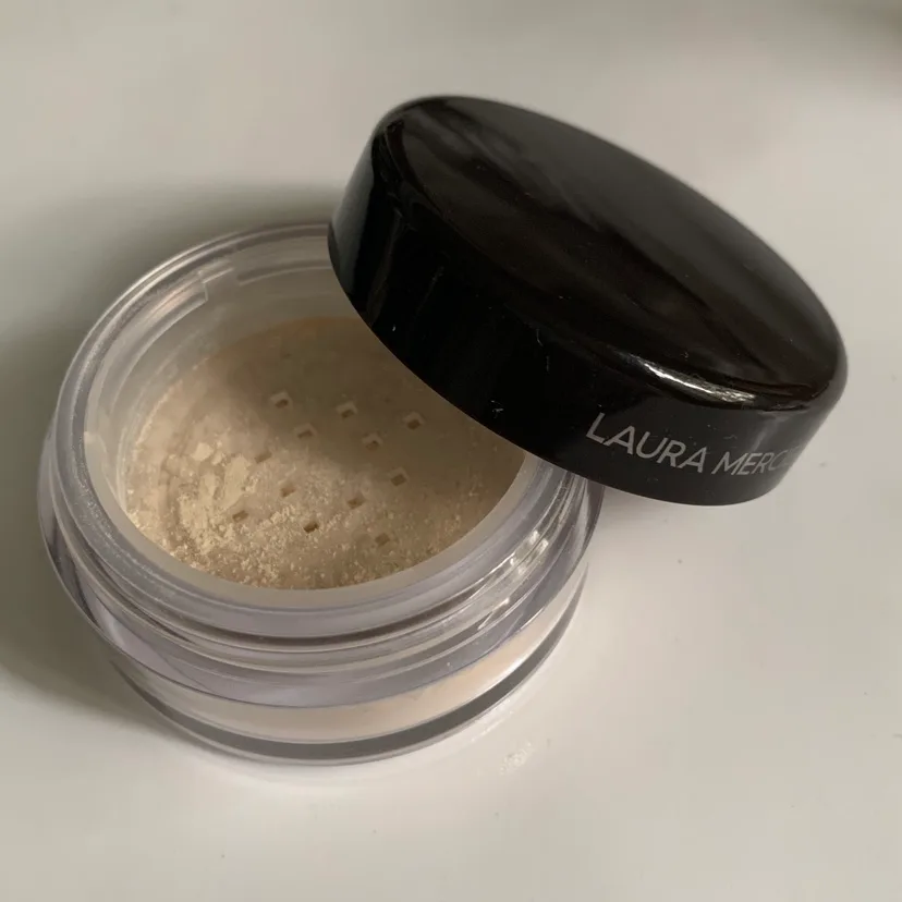 Laura Mercier Eye Colour + Translucent Setting Powder image indicator(6)