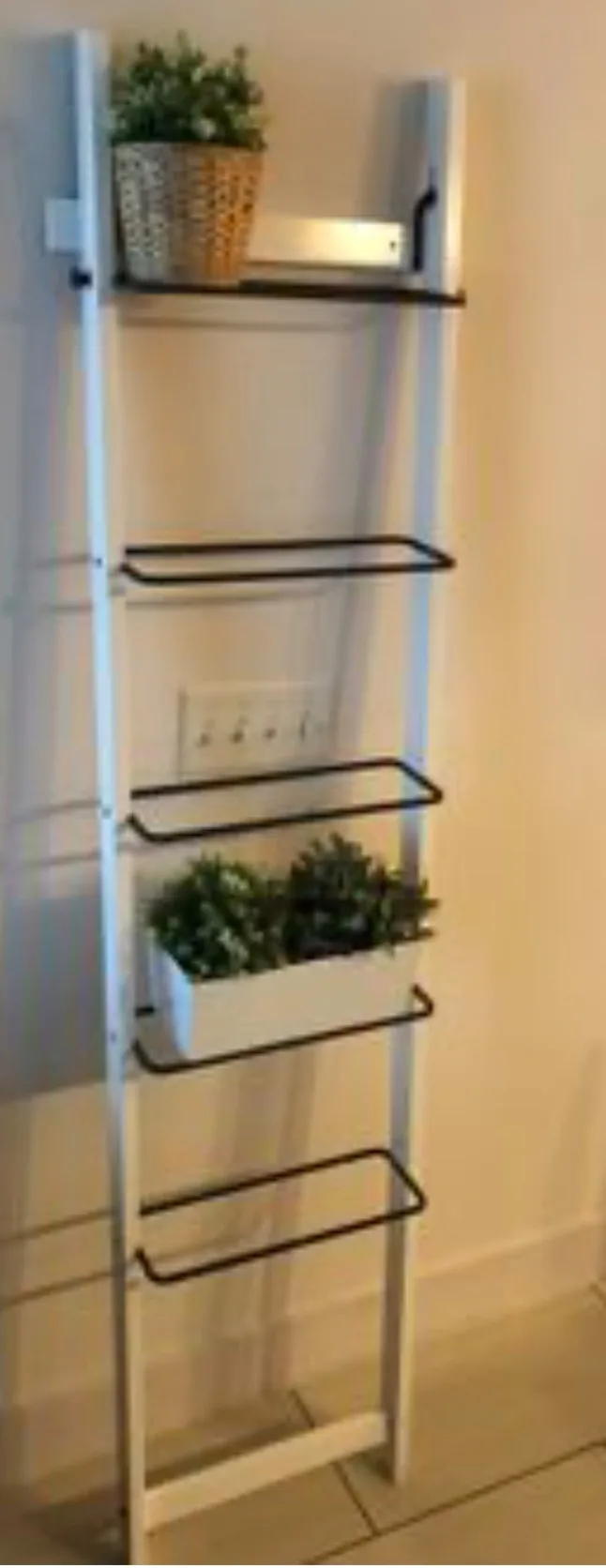 Ikea Hjalmaren Ladder Towel Rack image indicator(2)