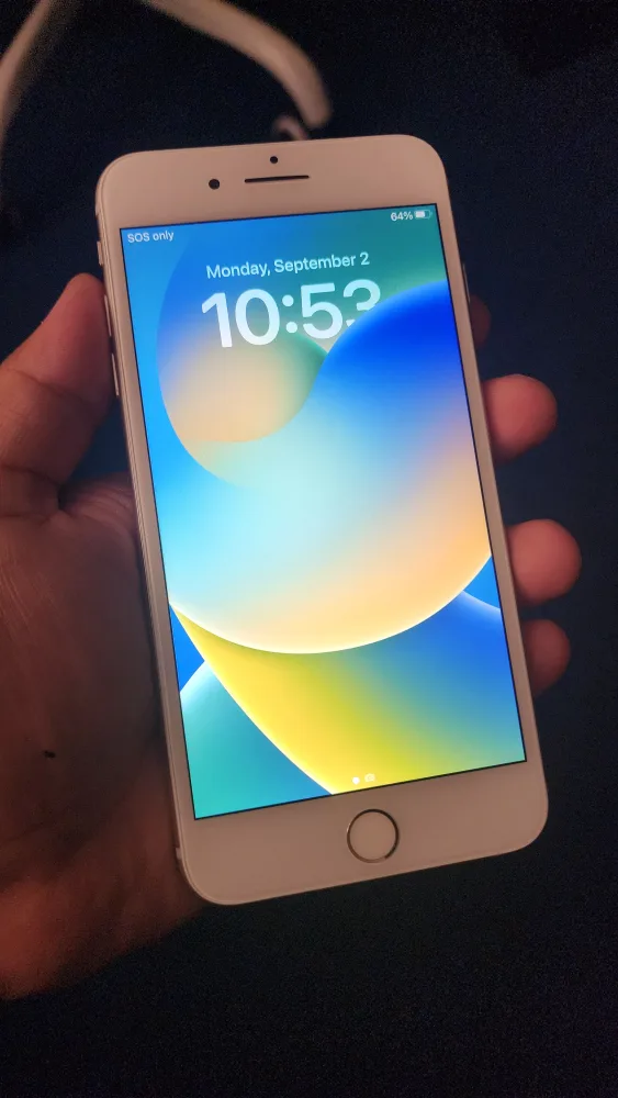 iPhone 8+ Unlocked 64gb SILVER image indicator(3)