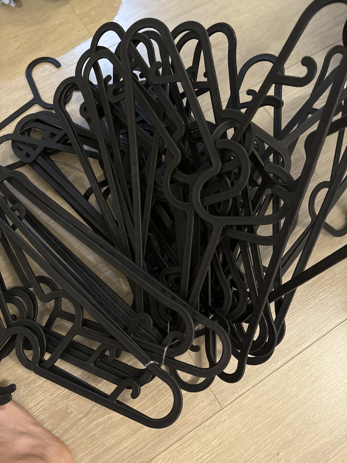 Black Plastic Hangers(30) - photo 2